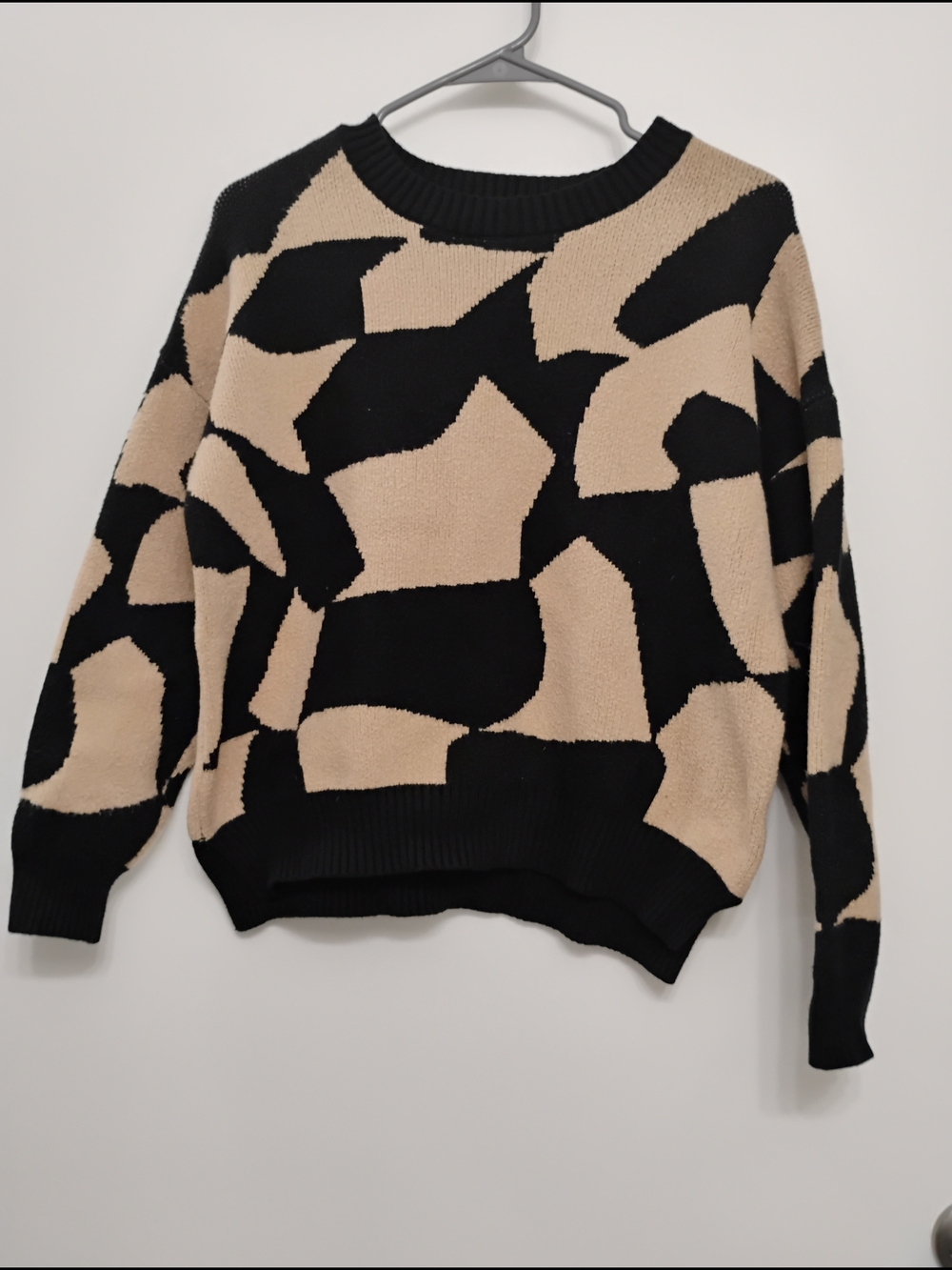 Neutral Block-Pattern Crewneck Sweater - Black & Beige